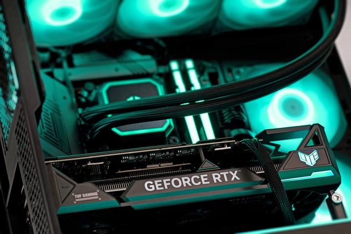 Immagine prodotto Actina 5901443416654 (64 GB, 2000 GB, GeForce RTX 5090)