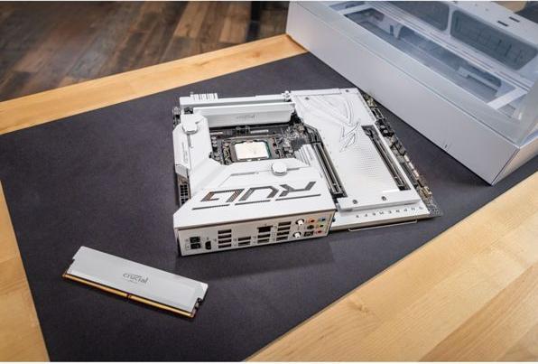 Image du produit Crucial Pro DDR5-6000 Kit 32GB 2x16GB UDIMM white Overclocking (2 x 16GB, 6000 MHz, RAM DDR5, U-DIMM)