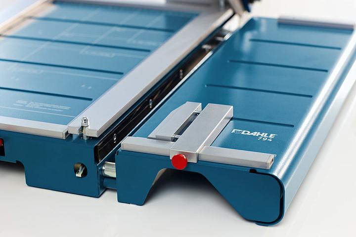 Image du produit Dahle guillotine, longueur de coupe 460 mm, hauteur de coupe 3.5 mm a3 + (00868-04505 DA) (35 feuilles, A3)
