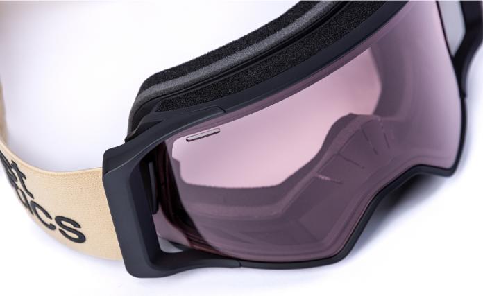Image du produit Coast Optics Alta 2 Goggle schwarz, Band beige mit Pink Crystal und klarem Glas (Noir, Noir)