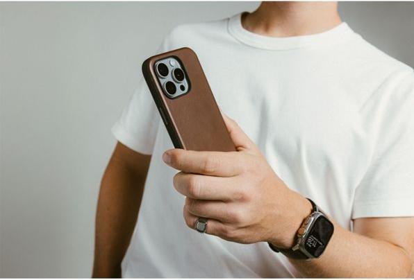 Actual product image Nomad Modern Leather Case iPhone 16 Pro Brown (Apple iPhone 16 Pro)