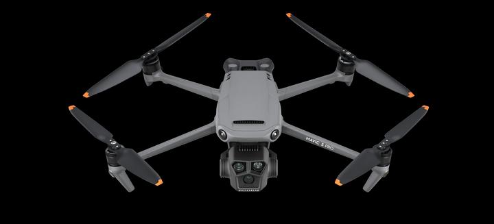 Image du produit DJI Mavic 3 Pro incl. RC (43 min, 958 g, 20 Mpx)