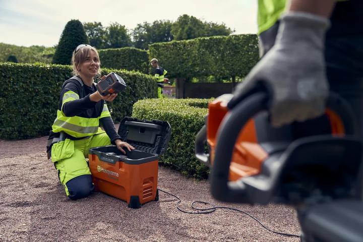 Produktbild Husqvarna Multi-Rack-Ladegerät 40-C1000X4 (36 V)