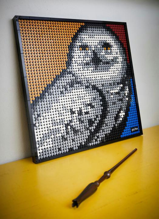 Actual product image LEGO Harry Potter Hogwarts Crest (31201, LEGO Harry Potter)