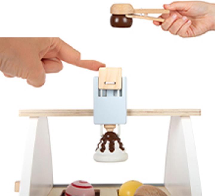 Actual product image small foot Ice cream counter fresh