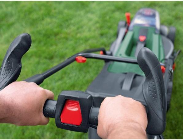 Productafbeelding Bosch Home & Garden UniversalRotak (Oplaadbare batterij)