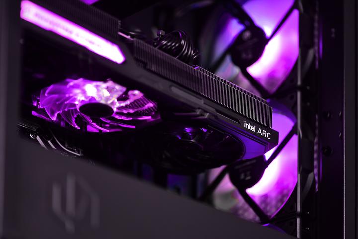 Immagine prodotto Action Actina 5500 (AMD Ryzen 5 5500U, 16 GB, 1000 GB, Radeon RX 6600)