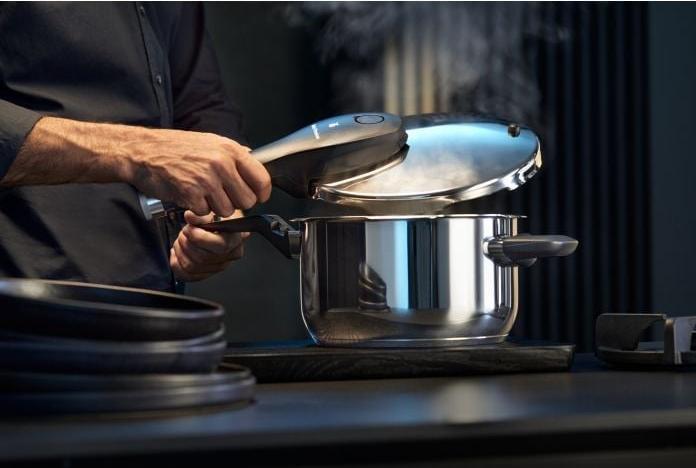 Actual product image WMF Perfect Premium (22 cm, Steam cooker, Stainless steel)