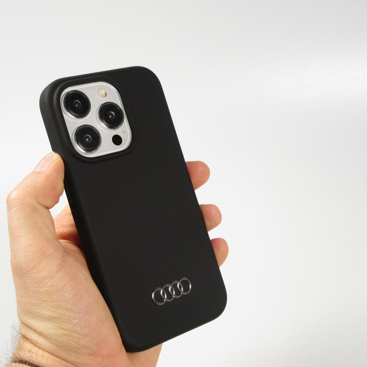 Produktbild Audi Silicone Case iPhone 15 Pro 6.1" czarny/black hardcase AU-LSRIP15P-Q3/D1-BK (Apple iPhone 15 Pro)
