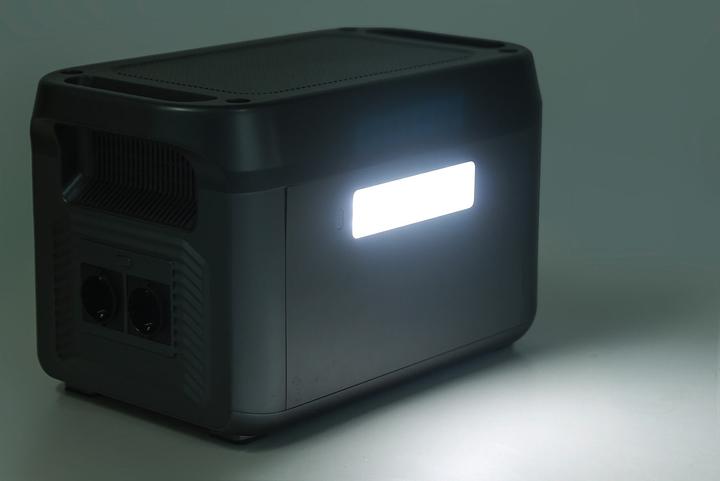 Produktbild Revolt Powerstation & Solar-Generator mit 550-W-Solarpanel, 1.920 Wh, 2.400 W (1.92 Wh, 28 kg)