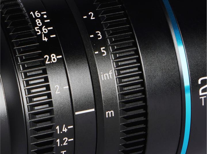 Image du produit Sirui Nightwalker Series 24mm T1.2 S35 Manual Focus Cine Lens (Canon RF, APS-C / DX)