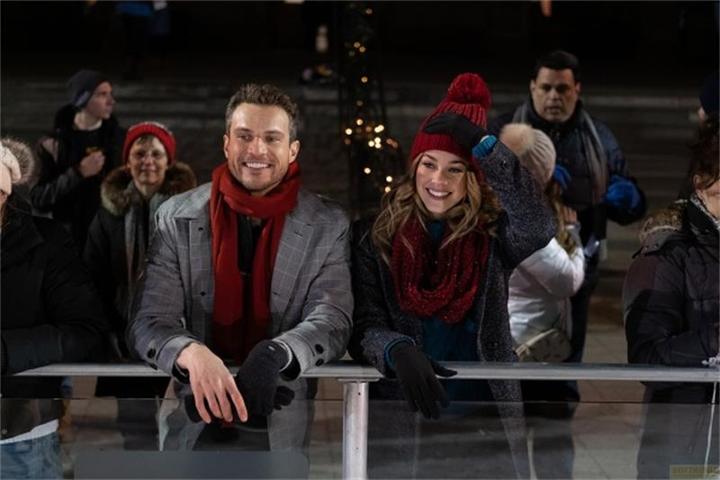 Actual product image Plaion Christmas on Ice (DVD) (Sale) (DVD, 2020, German, English)