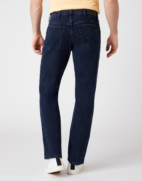 Actual product image Wrangler Authentic Straight (W30/L30)