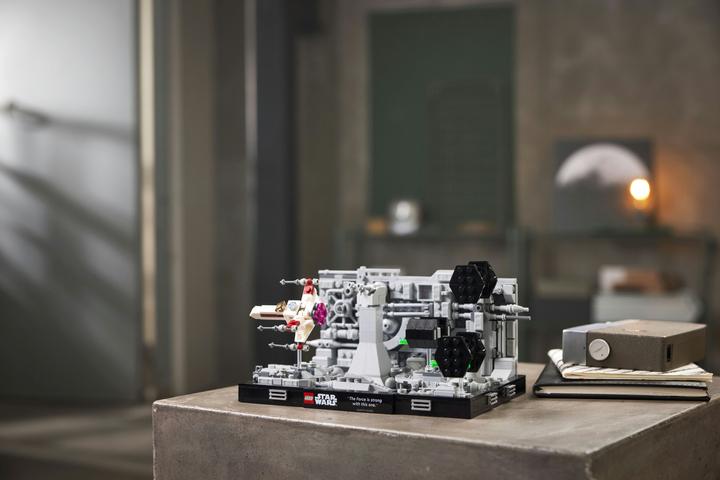 Actual product image LEGO Death Star Trench Run Diorama (75329, LEGO Star Wars)