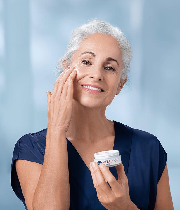 Actual product image NIVEA Vital Soy Protective Day Care SPF30 (50 ml, Day cream, SPF 30)