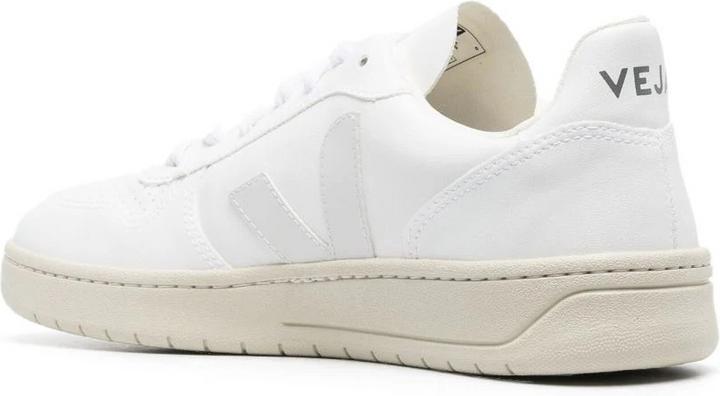 Actual product image Veja V-10 (37)