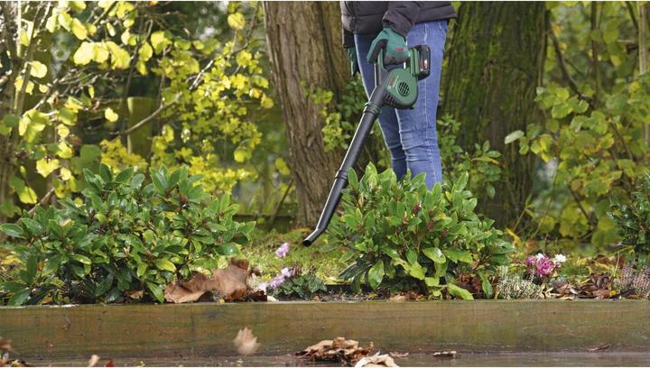 Produktbild Bosch Home & Garden UniversalLeafBlower 18V-130 (Akkubetrieb, Laubbläser)