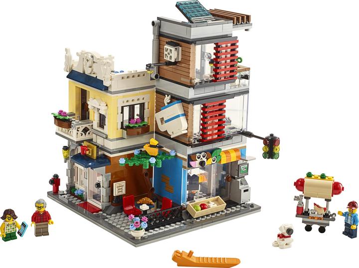 Actual product image LEGO Townhouse with pet shop Café (31097, LEGO Creator 3-in-1)