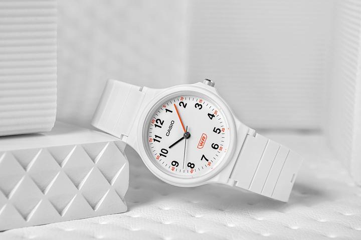Actual product image Casio Children's watch LQ-24B-7BDF + BOX