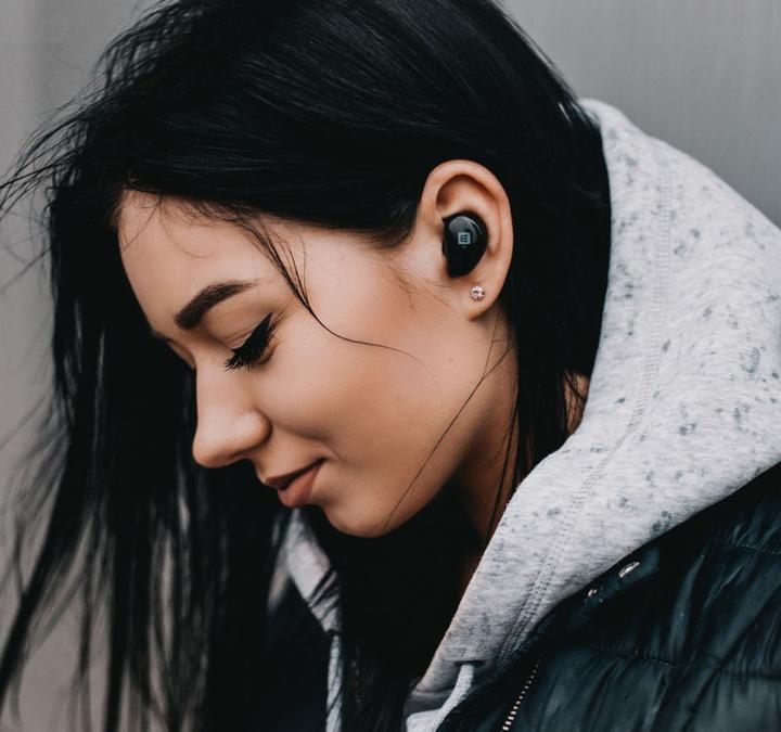 Actual product image Evelatus Earphones 2020 Extra Bass (EBE02) (6 h, Wireless)