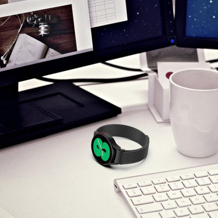 Produktbild Tech Samsung Galaxy Watch 4 Armband, Silberfarbe, 40/42/44/46 mm (40 mm, 42 mm, 44 mm, 46 mm, Edelstahl, Galaxy Watch 4, 5 Pro)