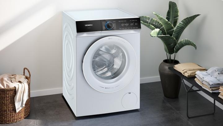 Actual product image Siemens iQ700 extraClass washing machine, front-loading, 9 kg, 1400 rpm. WG44B2090 (9 kg, Left)