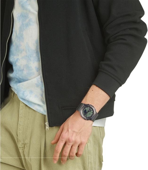 Actual product image G-Shock GM-2100B-3AER (Digital watch, Analogue wristwatch, 44.40 mm)
