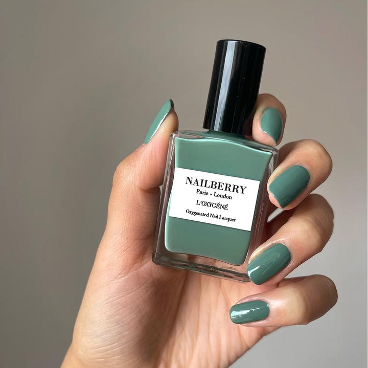 Actual product image Nailberry L'Oxygéné Oxygenated Nail Lacquer (Mint, Colour paint)