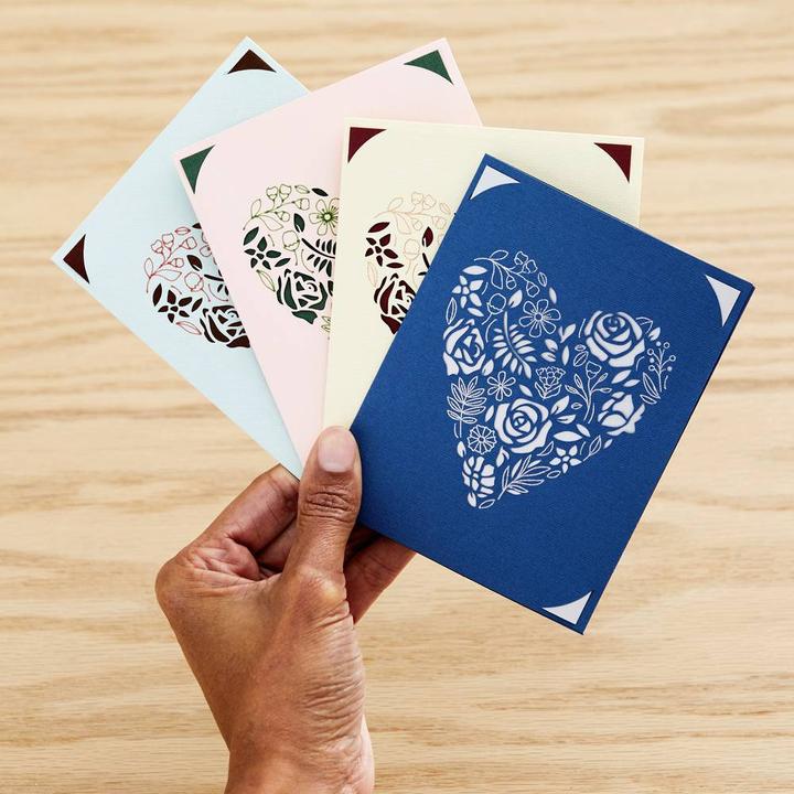 Produktbild Cricut Insert Cards Rainbow R40 12,1cm x 16,8cm 30-pack (P)
