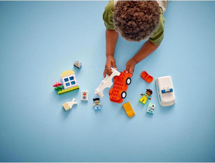 Produktbild LEGO Rettungswagen mit Fahrer (10447)
