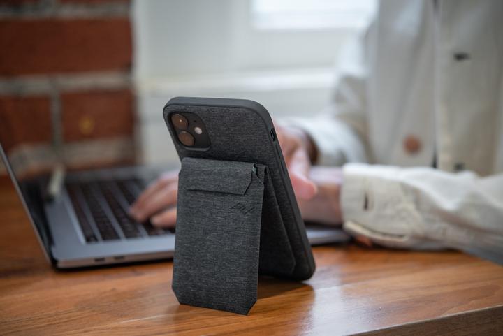 Actual product image Peak Design Slim Wallet (Universal)