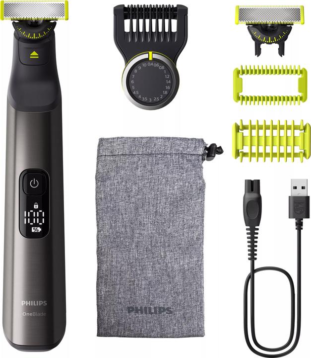 1x storage bag, 1x QP6552/30 OneBlade Pro 360, 1x USB-A charging cable (without mains plug), 1x additional interchangeable 360-degree blade, 1x clip-on skin protection attachment, 1x comb with 20 length settings, 1x clip-on trim attachment for the body