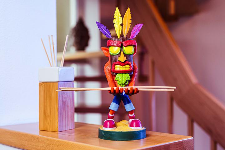 Image du produit Exquisite Gaming Crash Bandicoot: Crash Aku Cable Guy (PC, Mac, Xbox Series X, Xbox One S, Xbox 360, PS4, PS5, Switch)