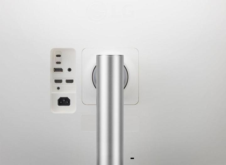 Actual product image LG UltraWide 40WP95CP-W (5120 x 2160 pixels, 39.70")