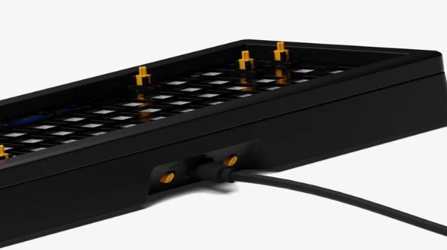 Immagine prodotto Glorious GMMK 3 Pro tastiera da gioco personalizzata al 100% - barebone, layout ISO, nero (DE, Cablato)