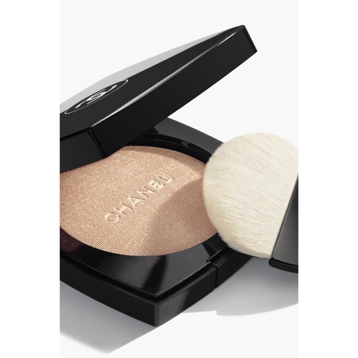 Produktbild Chanel Poudre Lumiere Liquid Powder (10 Ivory Gold)