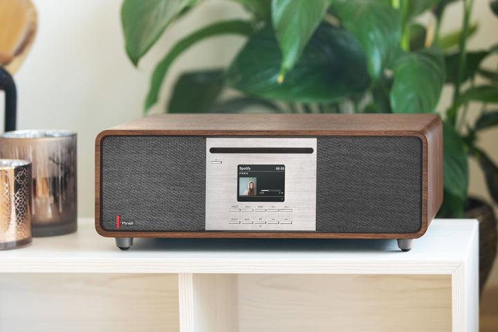 Actual product image Pinell Supersound 701 - Digital all-in-one - DAB+ Internetradio - CD Speler - walnoot hout