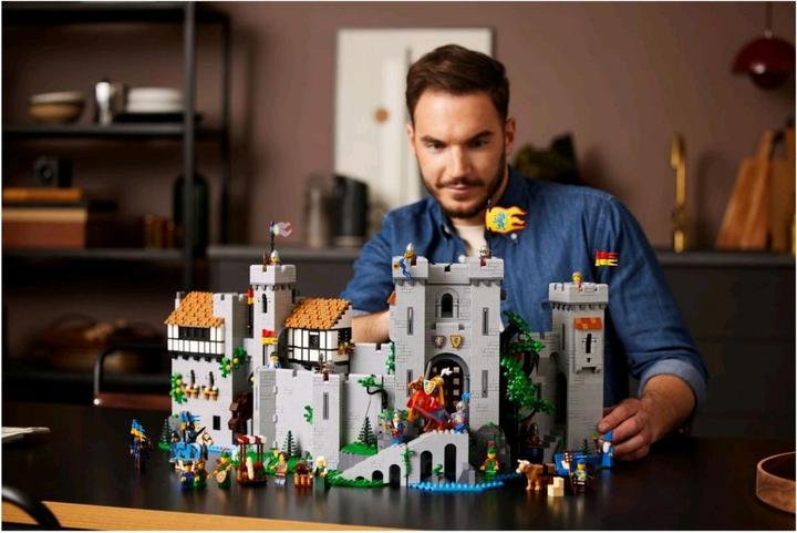 Immagine prodotto LEGO Castello dei Cavalieri del Leone (10305, Set LEGO rari, LEGO Icons)
