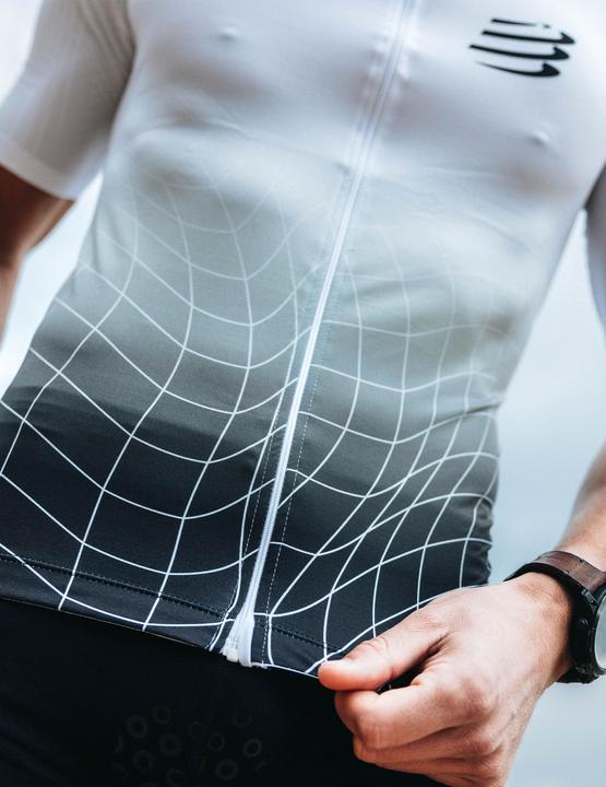 Actual product image Compressport Tri Postural Aero SS Top M (M)