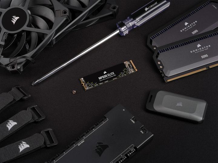 Produktbild Corsair MP600 ELITE 4TB NVMe PCIe M.2 SSD (no heatsink) (4000 GB, M.2 2280)