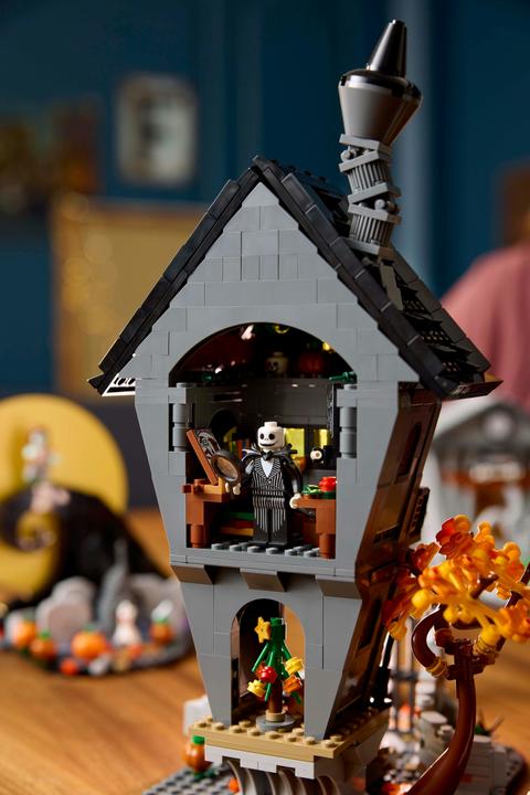 Actual product image LEGO Nightmare Before Christmas (21351, LEGO Ideas, LEGO Rare Sets)