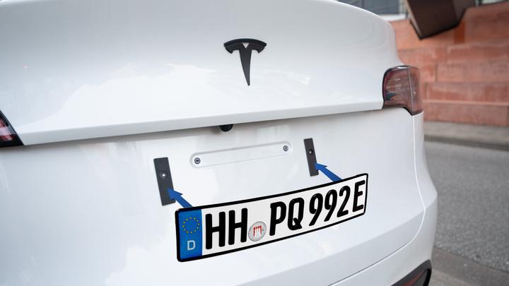 Actual product image Ivality Legaler Magnet-Kennzeichenhalter für Tesla Model 3/Y (Front + rear)