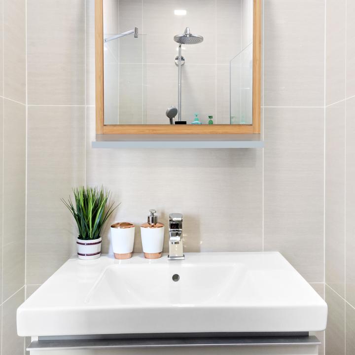 Immagine prodotto Relaxdays Specchio da parete con mensola (38 x 12 x 54,5 cm)