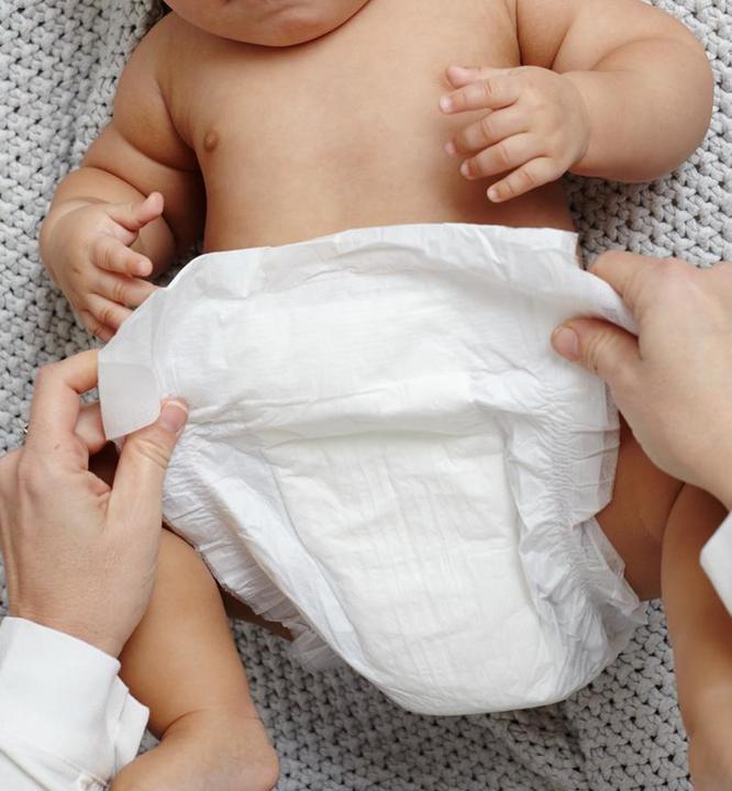 Actual product image Kit & Kin Nappies (Size 3, Pack, 34 Piece)