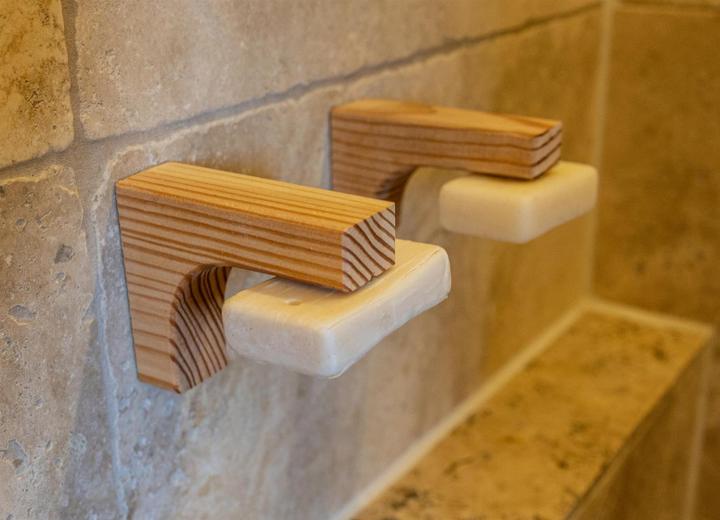 Actual product image La Mia! Larch wood soap holder with magnet - Magnetic soap holder made of wood