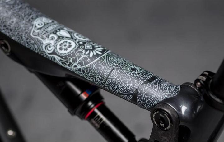 Produktbild Dyedbro Rahmenschutz Kit - Día de Muertos - White Gloss
