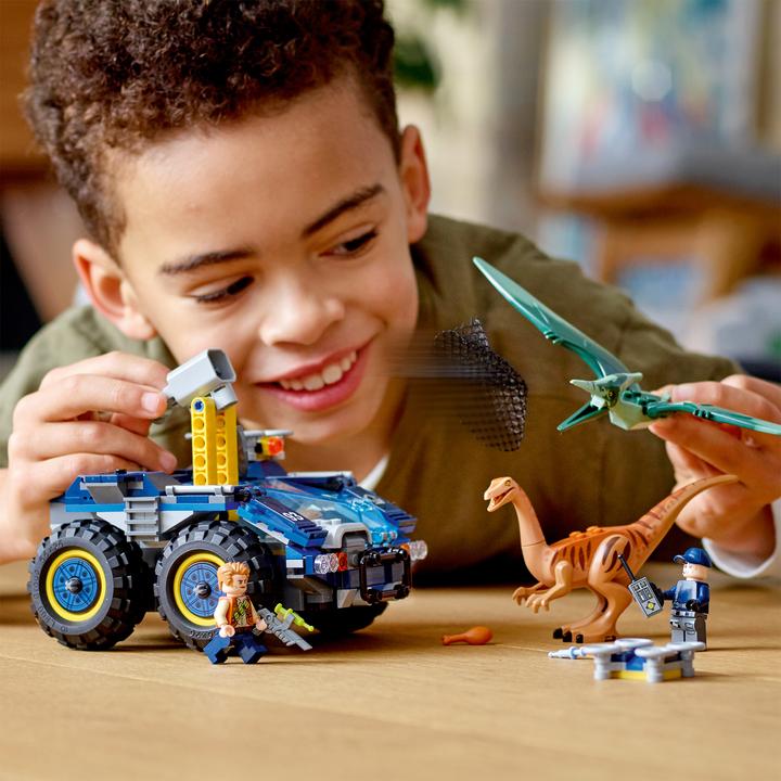 Actual product image LEGO Outbreak of Gallimimus and Pteranodon (75940, LEGO Jurassic World)