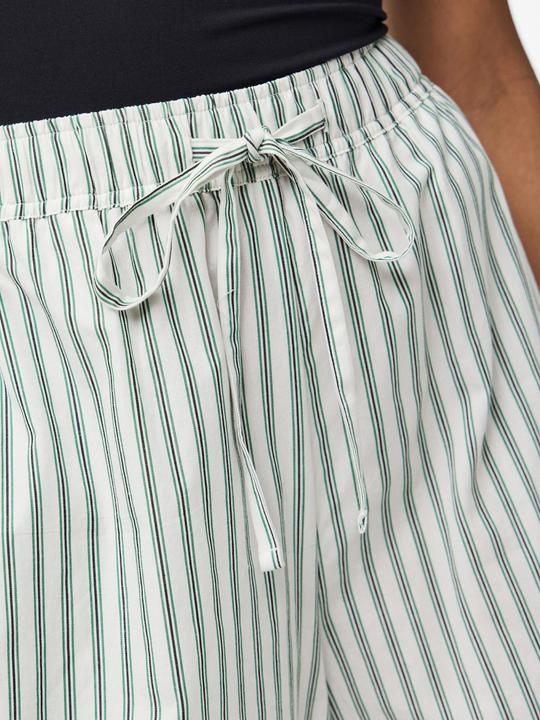 Produktbild Pieces PCTAELYN Shorts (L)