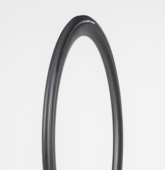 Actual product image Bontrager R1 road bike tyre (23-622)