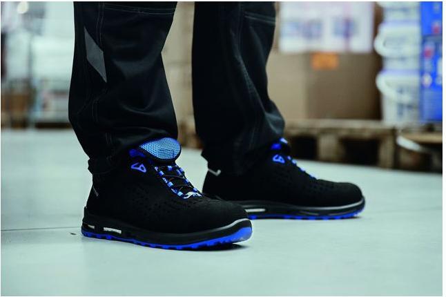 Actual product image Elten Boots Impulse XXT Blue Low ESD S1, black 39 (S1, 39)